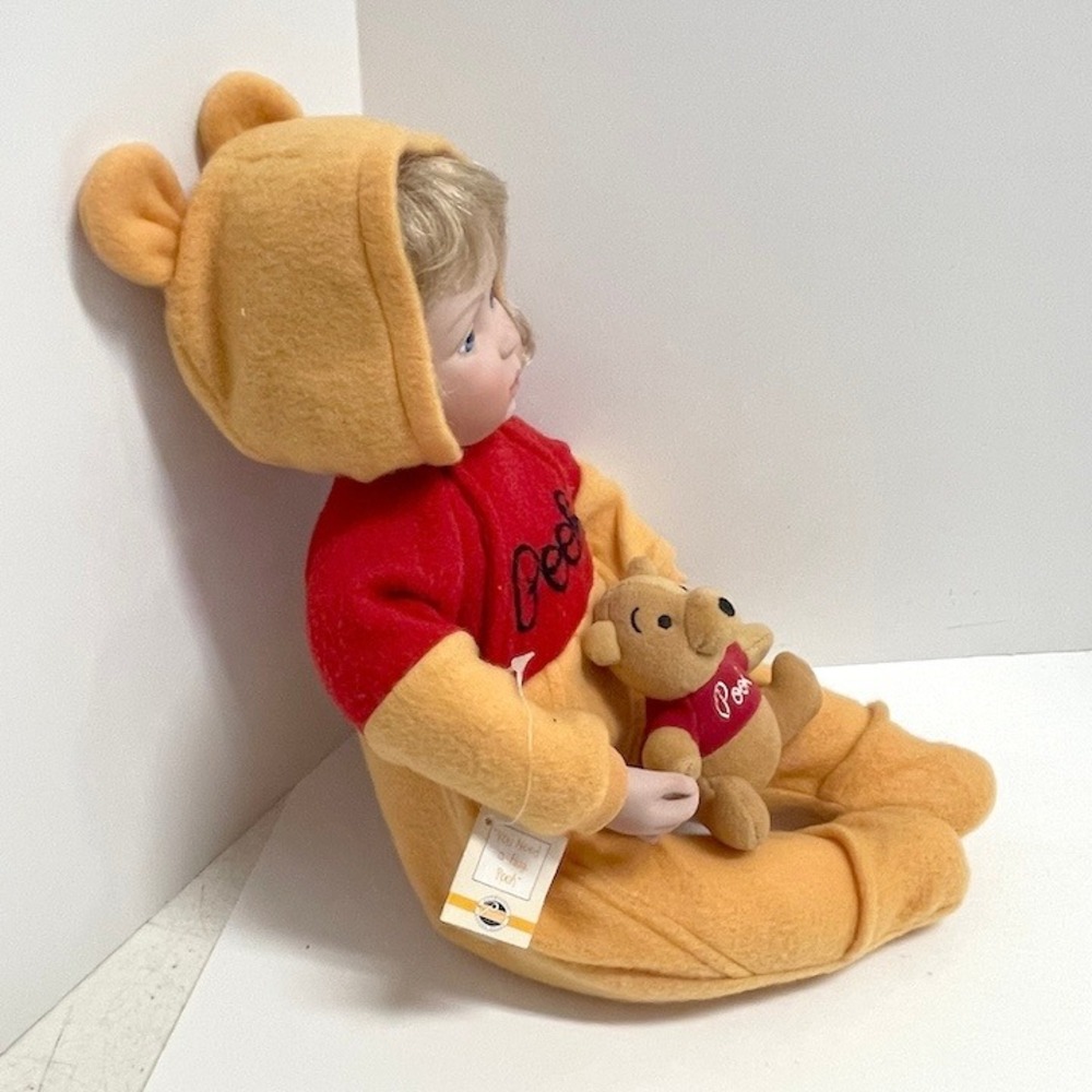 1990's‎ Disney Ashton Drake Winnie the Pooh Porcelain Doll Artist Cindy McClure - Picture 3 of 8